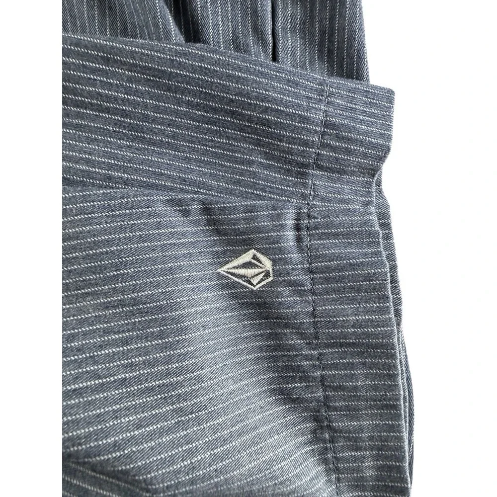 VOLCOM Frickin Stripe Shorts Mens 36 Gray Pinstripe Chino Hybrid Logo
